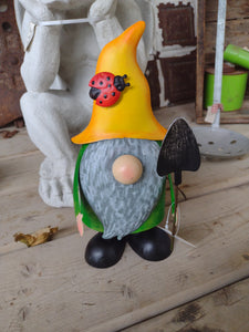 #GG9576 - Gnome with Shovel 9.5" Tall