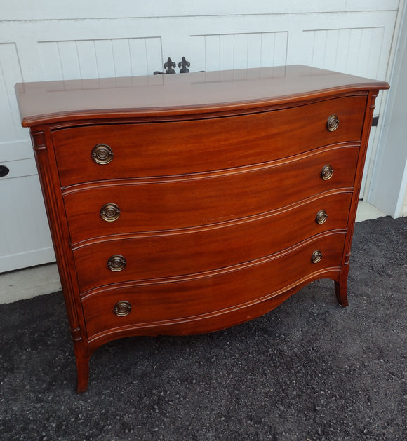 21172 - Chest of Drawers with Glass Top