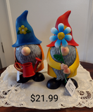 #GG9576 - Gnome with Flower 9.5" Tall