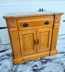 #21917 - Vintage Expandible Buffet