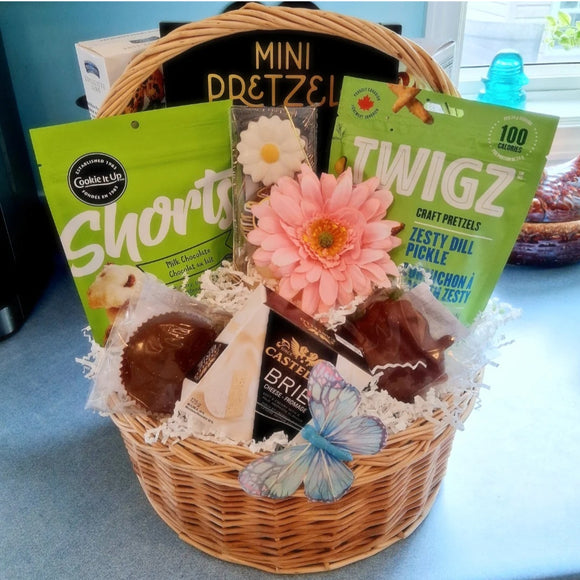 #B826 -Deluxe Gourmet Basket (this one can be made bigger by adding sausage or more chocolate)