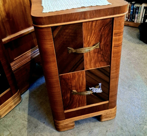 #22645 - Set of Nightstands