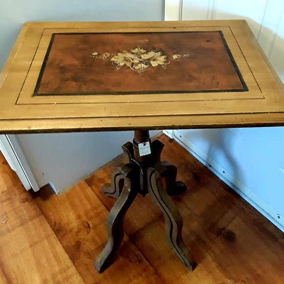 19367 - Painted Table