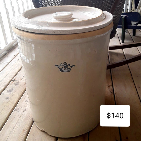 18590 - 10 Gallon Crock with Lid